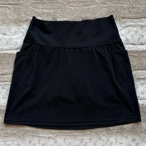ATHLETA Salutation Stash High Rise 16 1/2 Skort in Color Black Size S - Picture 5 of 12